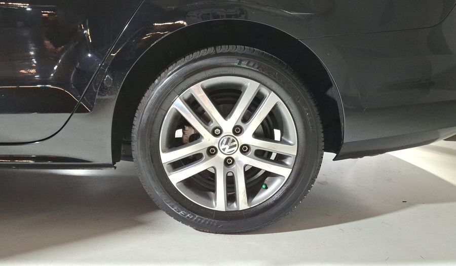 Volkswagen Jetta 2.5 TRENDLINE TIP. Sedan 2017