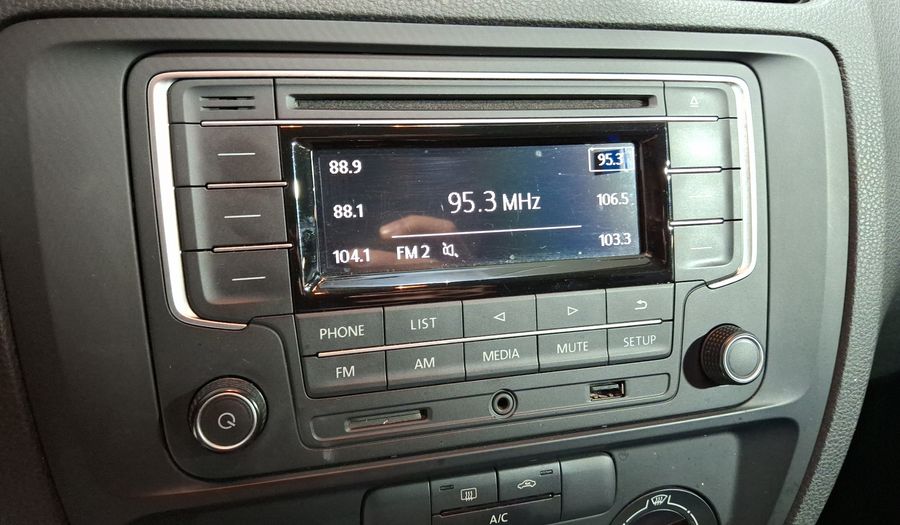 Volkswagen Jetta 2.5 TRENDLINE TIP. Sedan 2017