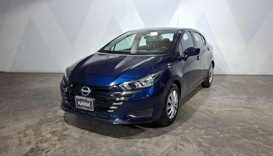 Nissan • Versa