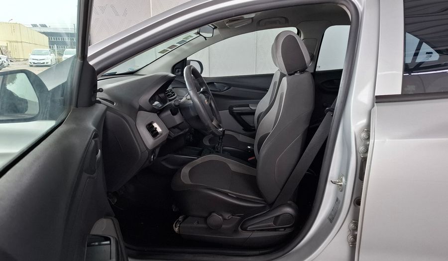 Chevrolet Onix 1.4 LT Hatchback 2016