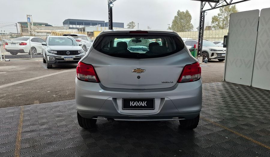 Chevrolet Onix 1.4 LT Hatchback 2016