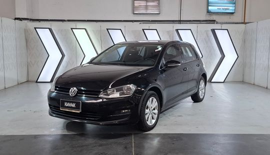 Volkswagen • Golf