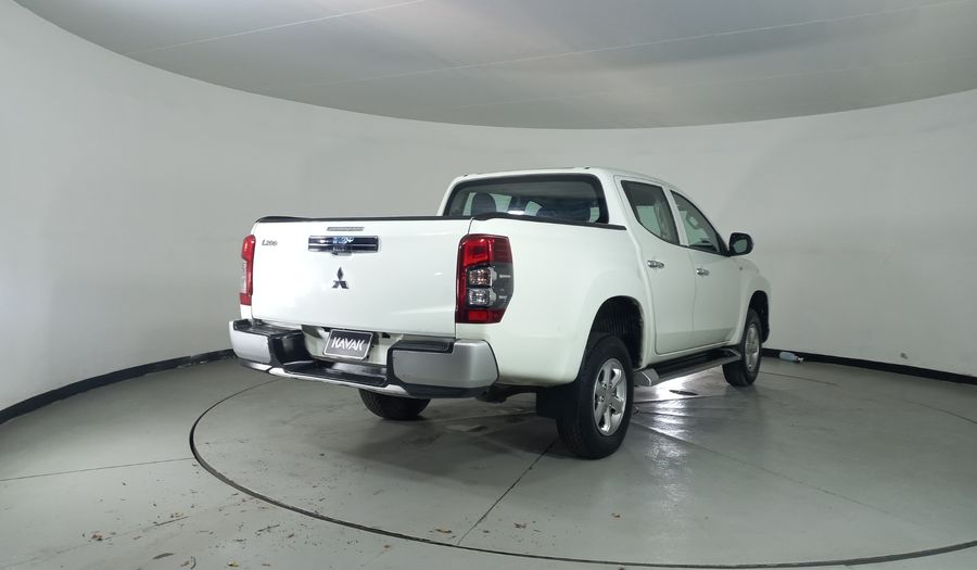 Mitsubishi L200 2.4 GLX DIESEL 4WD Pickup 2022