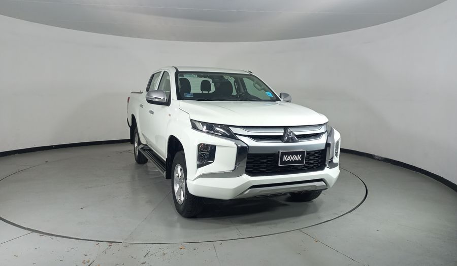 Mitsubishi L200 2.4 GLX DIESEL 4WD Pickup 2022