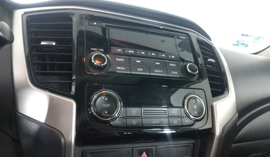 Mitsubishi L200 2.4 GLX DIESEL 4WD Pickup 2022
