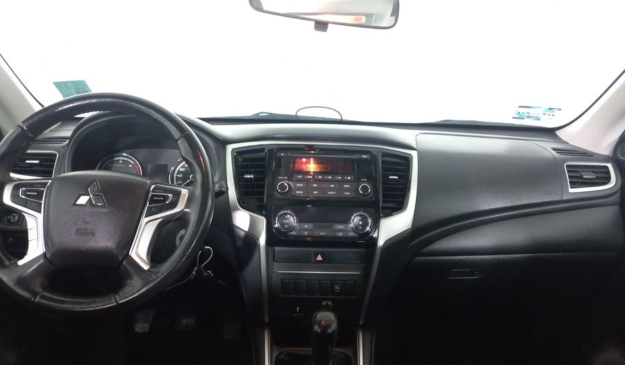 Mitsubishi L200 2.4 GLX DIESEL 4WD Pickup 2022