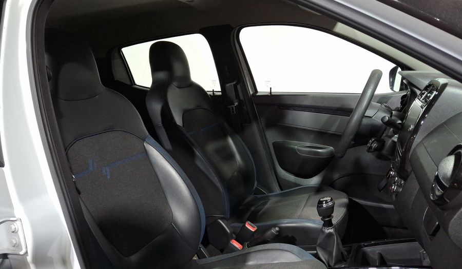 Renault Kwid 1.0 BITONO Hatchback 2024