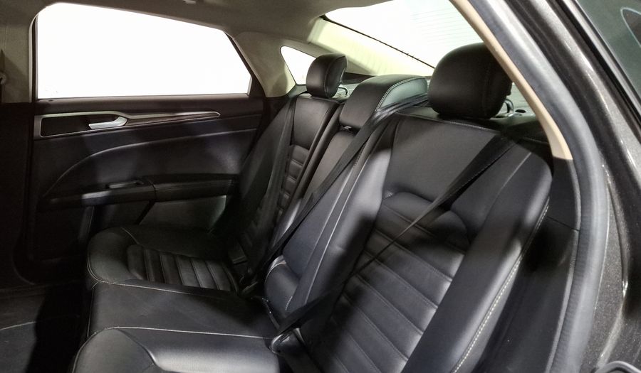 Ford Fusion 2.0 GTDI SE LUXURY PLUS NAV AT Sedan 2017