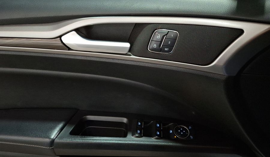 Ford Fusion 2.0 GTDI SE LUXURY PLUS NAV AT Sedan 2017