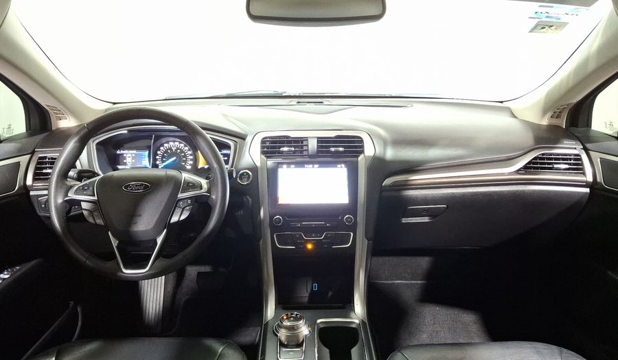 Ford Fusion 2.0 GTDI SE LUXURY PLUS NAV AT Sedan 2017