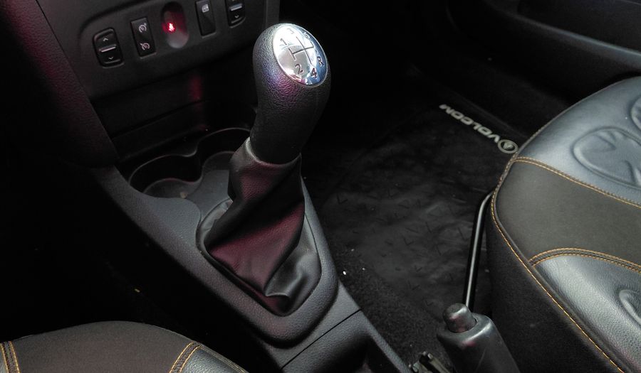 Renault Sandero Stepway 1.6 STEPWAY VOLCOM Hatchback 2019