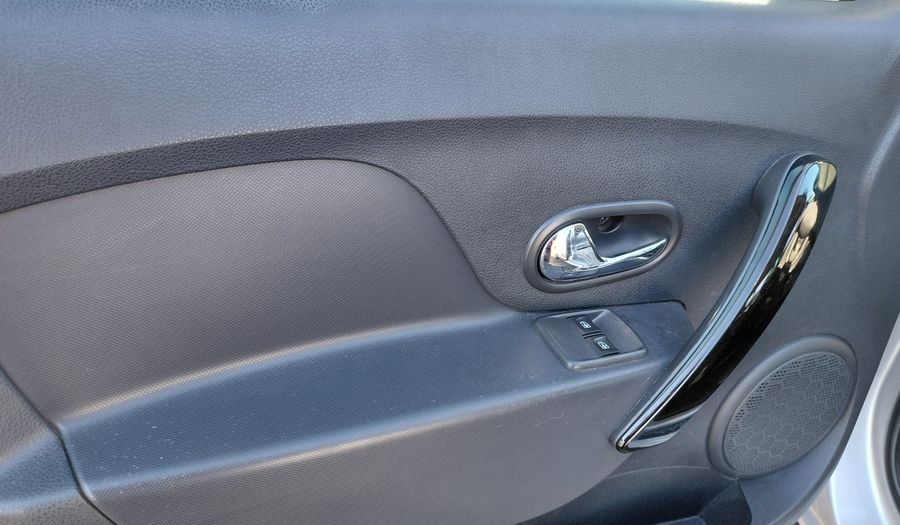 Renault Sandero Stepway 1.6 STEPWAY VOLCOM Hatchback 2019