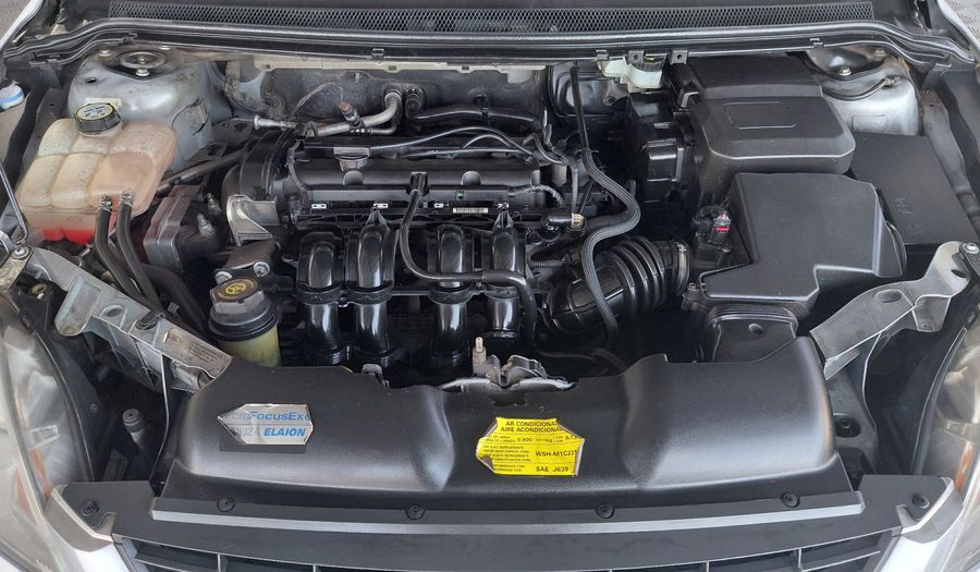 Ford Focus Ii 1.6 TREND Sedan 2010