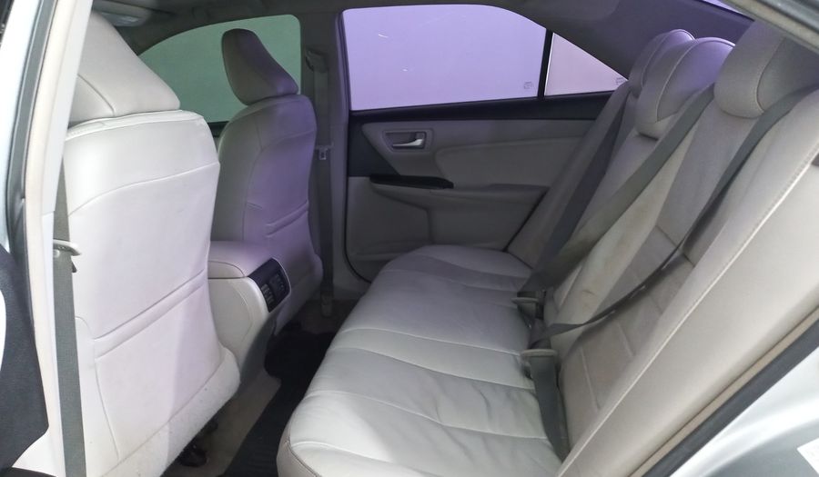 Toyota Camry 2.5 XLE L4 AT Sedan 2017