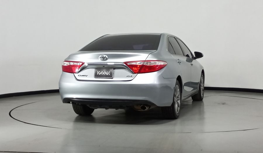 Toyota Camry 2.5 XLE L4 AT Sedan 2017