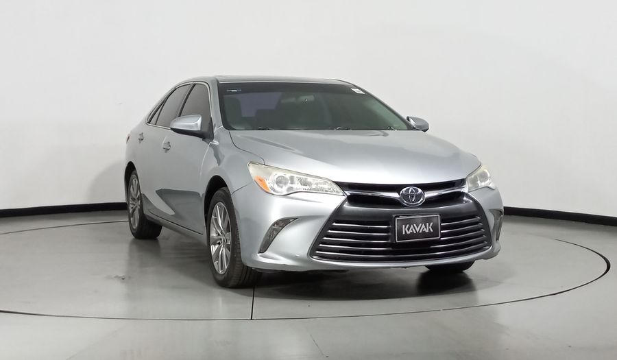 Toyota Camry 2.5 XLE L4 AT Sedan 2017
