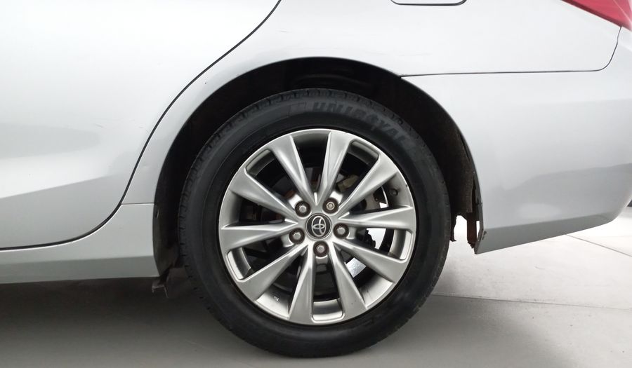 Toyota Camry 2.5 XLE L4 AT Sedan 2017
