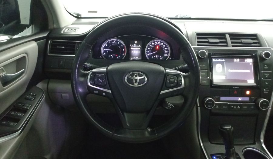 Toyota Camry 2.5 XLE L4 AT Sedan 2017