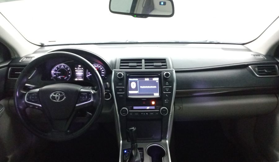 Toyota Camry 2.5 XLE L4 AT Sedan 2017