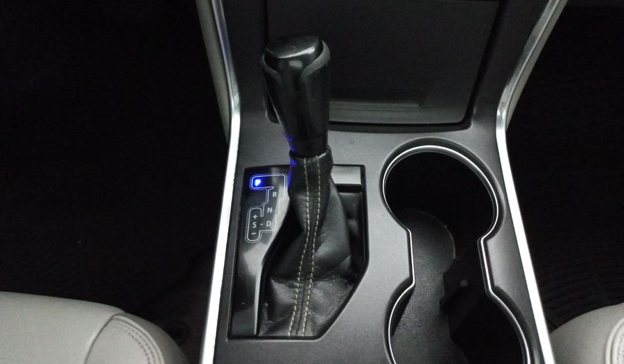 Toyota Camry 2.5 XLE L4 AT Sedan 2017