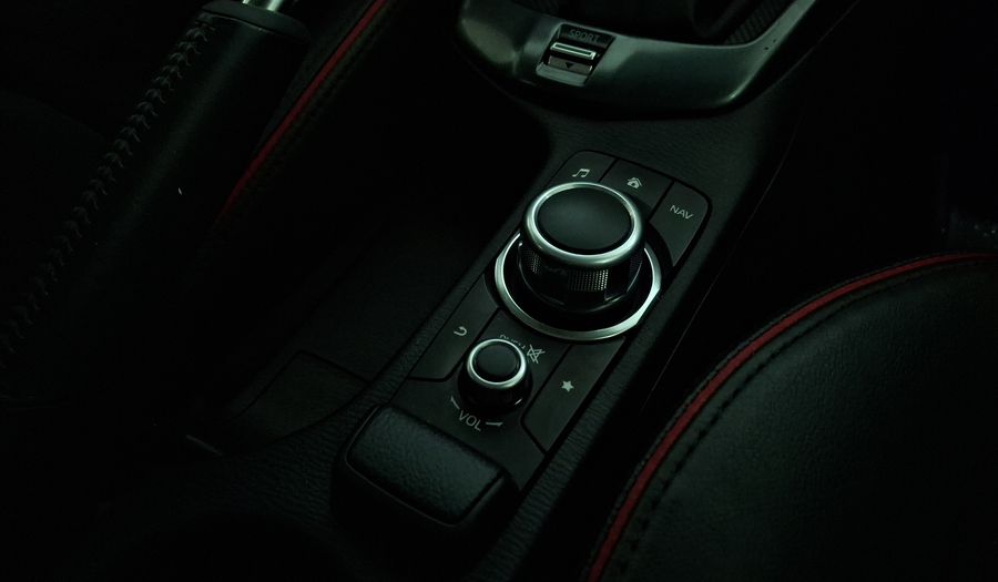 Mazda 2 2.0 SIGNATURE AUTO Sedan 2024