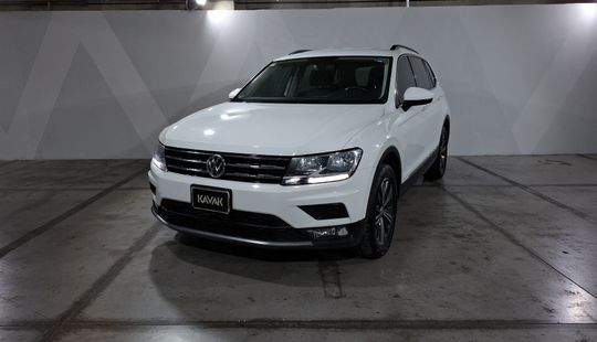 Volkswagen • Tiguan