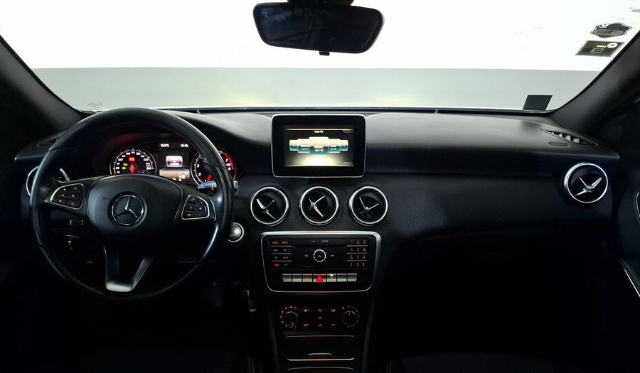 Mercedes Benz Clase A 1.6 200 STYLE DCT Hatchback 2018