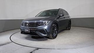 Volkswagen • Tiguan