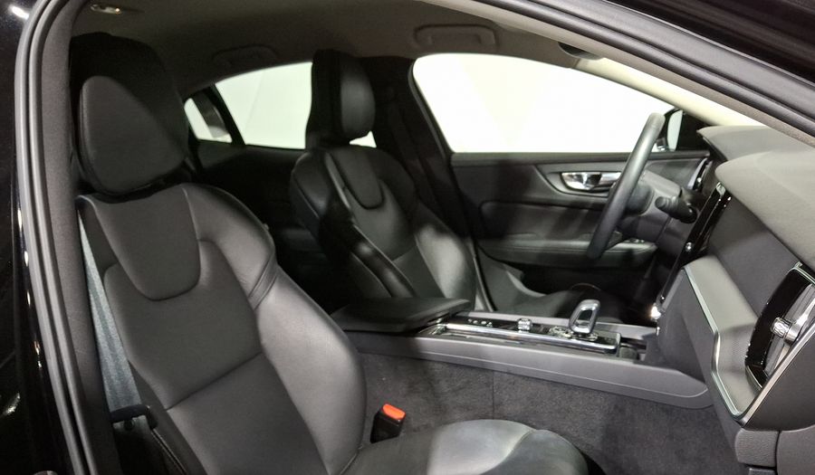 Volvo S60 2.0 B4 MHEV PLUS AUTO Sedan 2023