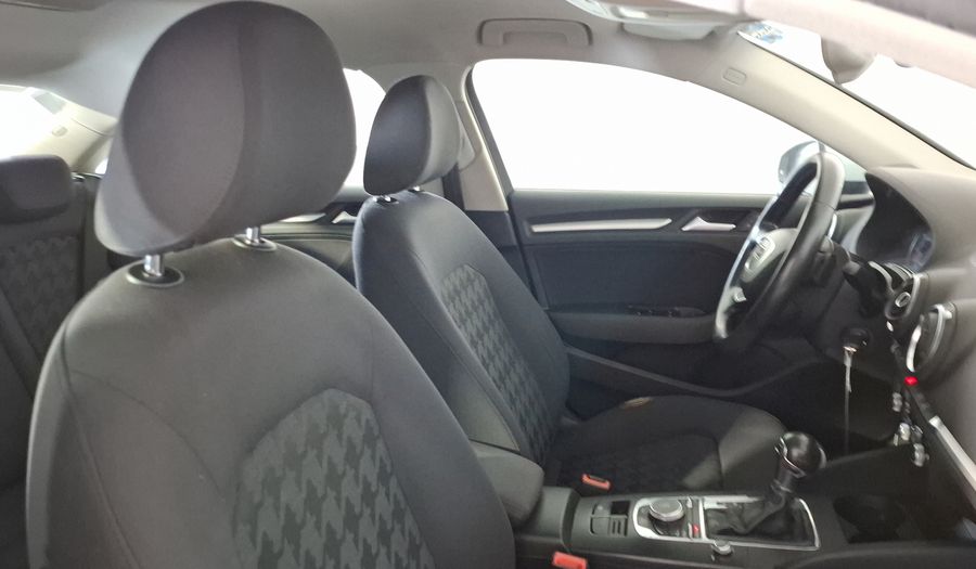 Audi A3 1.8 TFSI AMBIENTE S TRONIC Sedan 2015