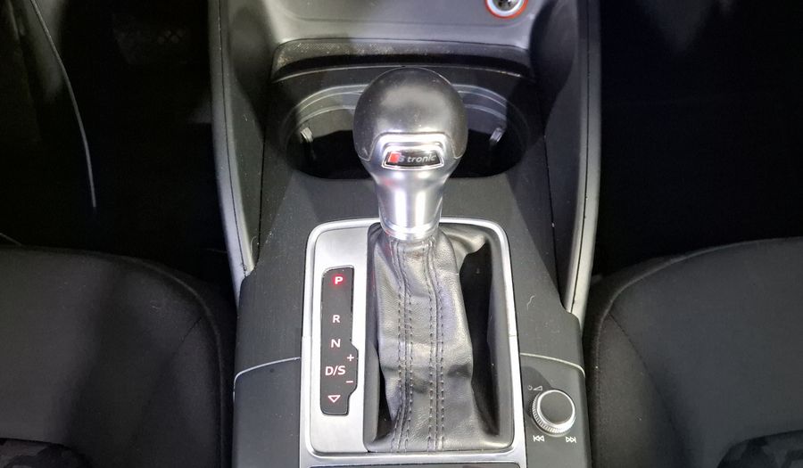 Audi A3 1.8 TFSI AMBIENTE S TRONIC Sedan 2015