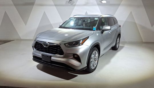 Toyota • Highlander