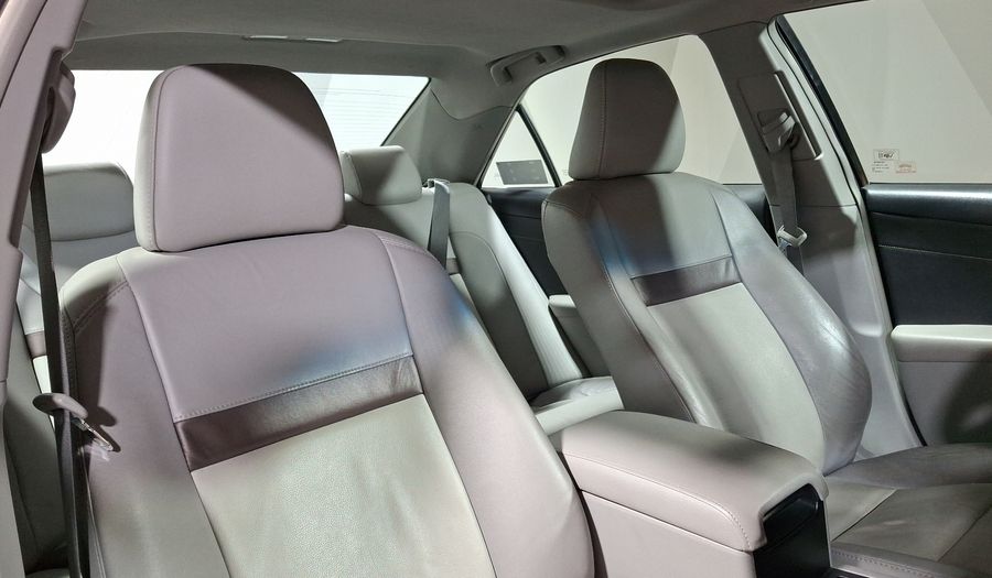 Toyota Camry 2.5 XLE L4 6AT Sedan 2013