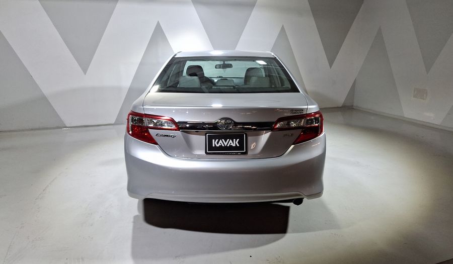 Toyota Camry 2.5 XLE L4 6AT Sedan 2013