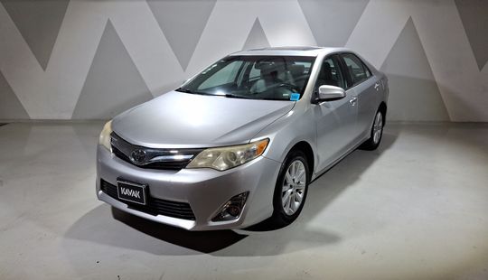 Toyota • Camry
