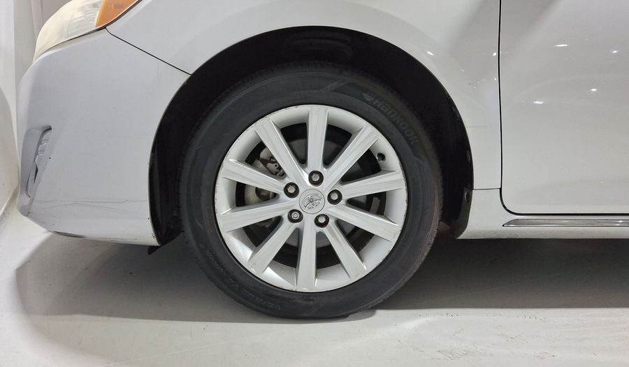 Toyota Camry 2.5 XLE L4 6AT Sedan 2013