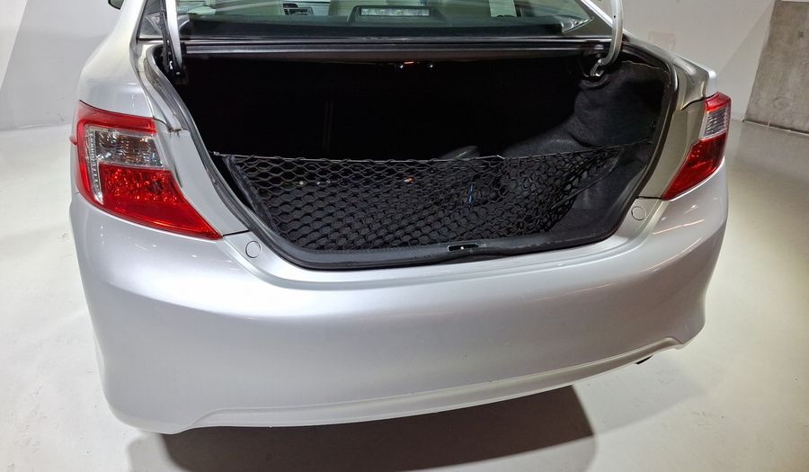 Toyota Camry 2.5 XLE L4 6AT Sedan 2013