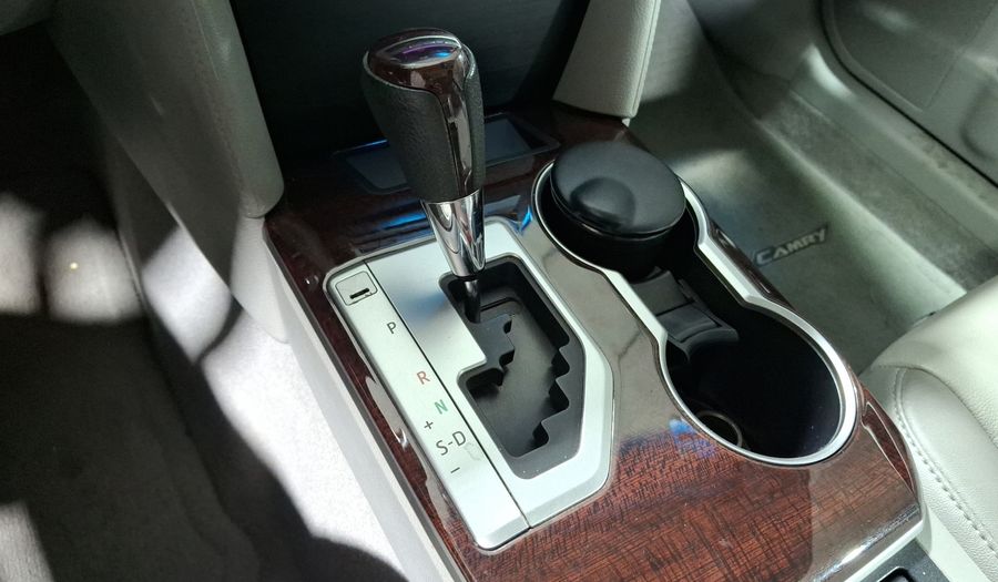 Toyota Camry 2.5 XLE L4 6AT Sedan 2013