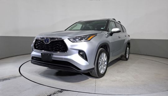 Toyota • Highlander