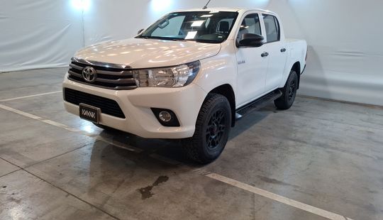 Toyota • Hilux