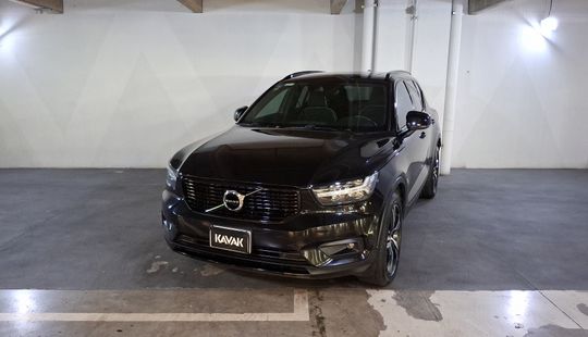 Volvo • XC40