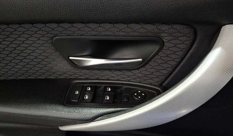 Bmw Serie 3 2.0 320IA M SPORT Sedan 2015