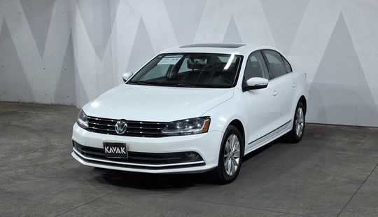 Volkswagen • Jetta