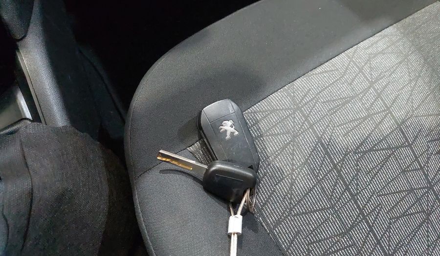 Peugeot 208 1.2 ACTIVE Hatchback 2020