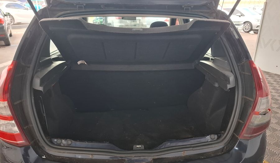 Renault Sandero 1.6 16V PH2 CONFORT Hatchback 2011