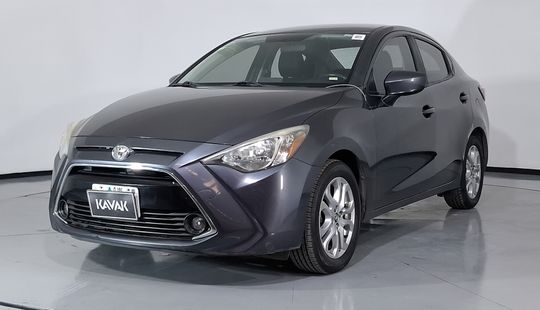 Toyota • Yaris