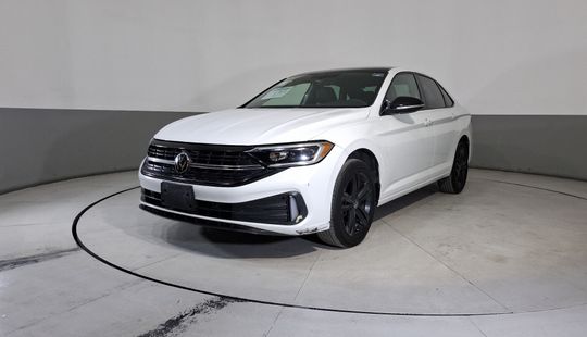 Volkswagen • Jetta