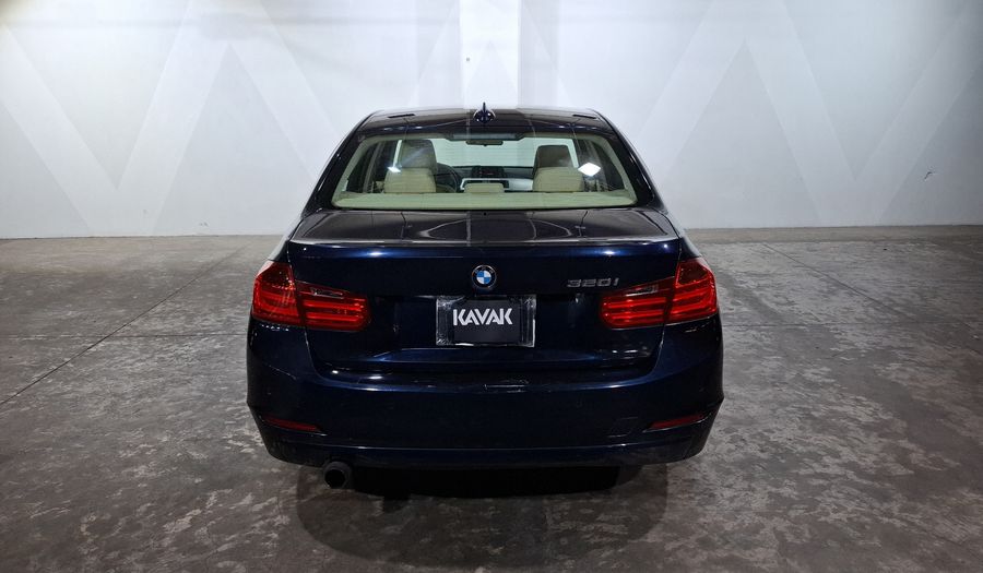 Bmw Serie 3 2.0 320IA Sedan 2014