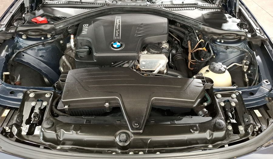 Bmw Serie 3 2.0 320IA Sedan 2014