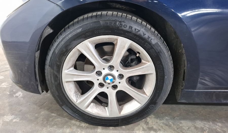 Bmw Serie 3 2.0 320IA Sedan 2014